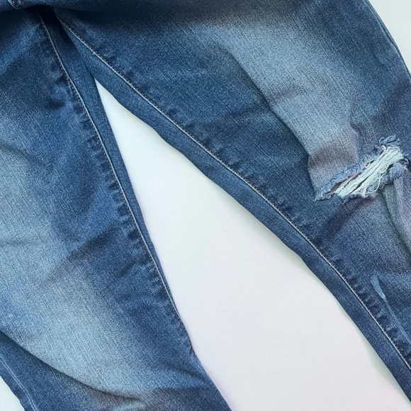 Gap • Medium Blue True Skinny Destructed Jeans - Picture 6 of 6